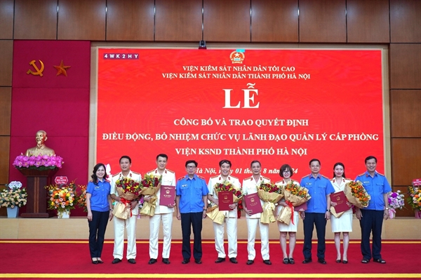 Lễ công bố và trao Quyết định điều động, bổ nhiệm Lãnh đạo quản lý cấp phòng Viện KSND thành phố Hà Nội